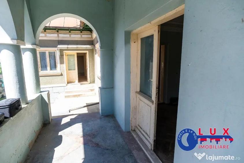 Casă cu 7 camere cu Teren 425 Mp în Păcii
