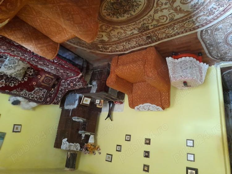 Casă cu 3 camere în Pucioasa