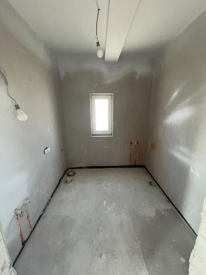Duplex cu 4 camere cu Canalizare în Vladimirescu