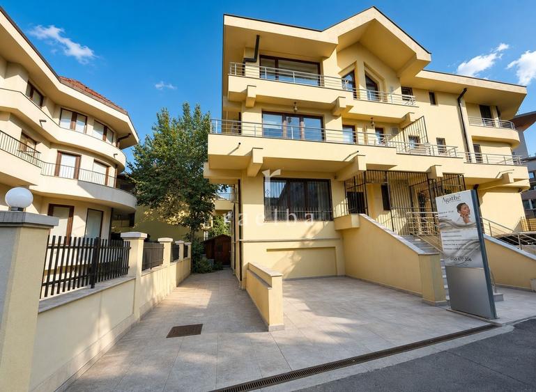 Duplex cu 12 camere cu Canalizare în Șoseaua Nordului