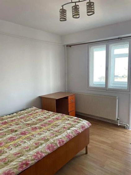 Apartament cu 3 camere decomandat în Casa de Cultură