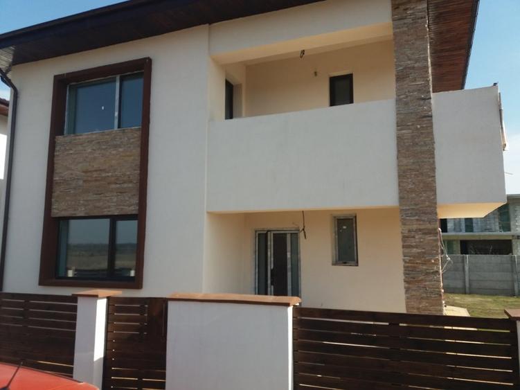 Casă individuală cu 5 camere cu Teren 650 Mp în Odăi