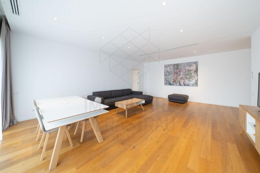 Apartament cu 3 camere decomandat în Herăstrău