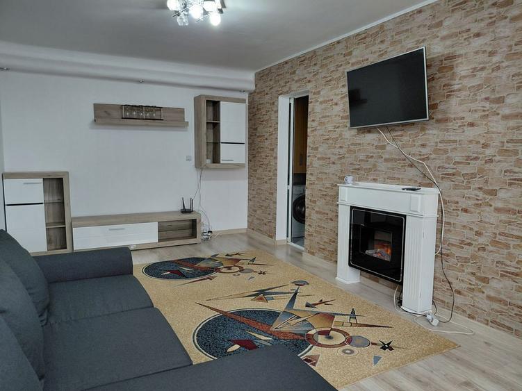Apartament cu 2 camere semidecomandat în Micro 16