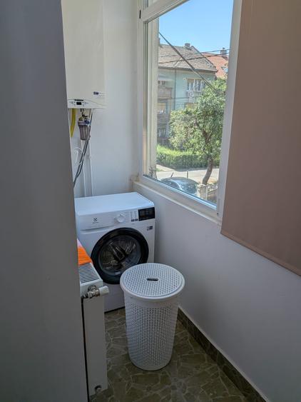 Apartament cu 2 camere decomandat, mobilat în Punctele Cardinale