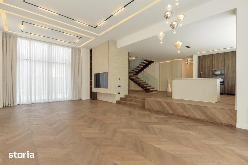 Casă cu 6 camere cu Teren 700 Mp în Central