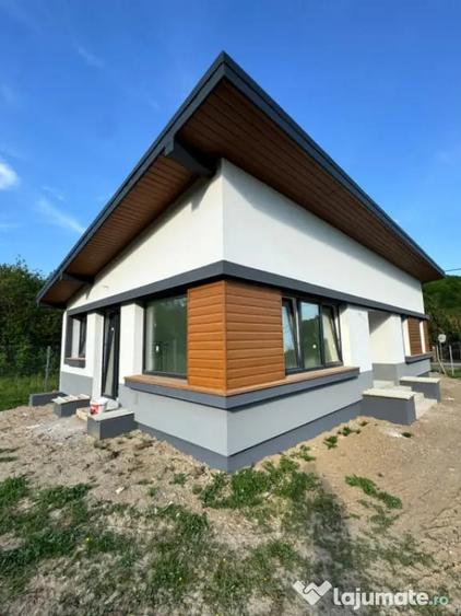 Casă cu 3 camere cu Teren 9000 Mp în Tăuții-Măgherăuș
