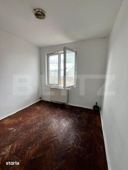 Apartament cu 4 camere decomandat în Central