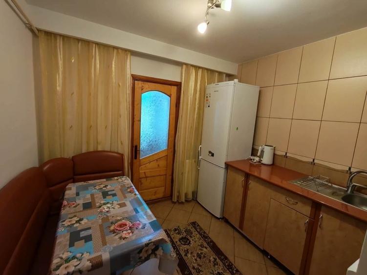Apartament cu 3 camere decomandat în E3