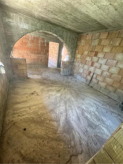 Casă cu 4 camere cu Teren 500 Mp în Blănoiu
