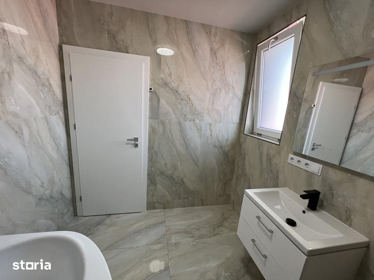 Casă cu 3 camere decomandat cu Teren 230 Mp în Reșița