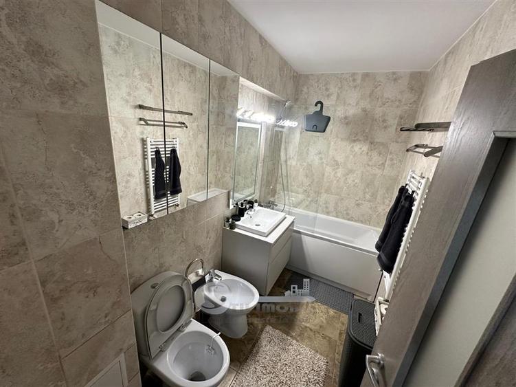 Apartament cu 2 camere decomandat în Nicolina