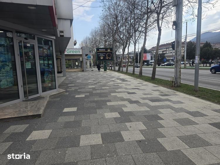 Spațiu comercial, de 58 mp, în Central