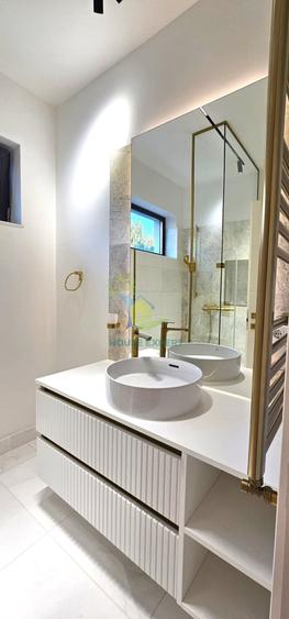 Duplex cu 5 camere cu Canalizare în Otopeni