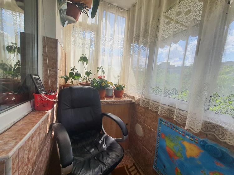 Apartament cu 2 camere semidecomandat în Km 4