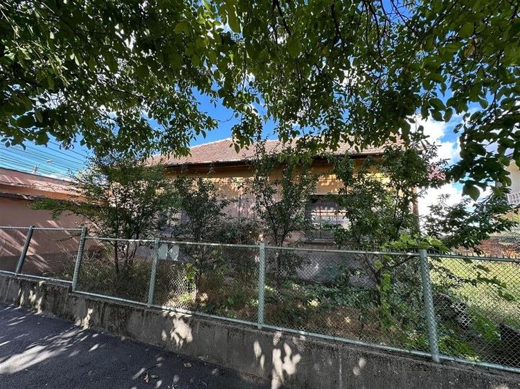 Casă individuală cu 4 camere cu Teren 980 Mp în Dorobanților