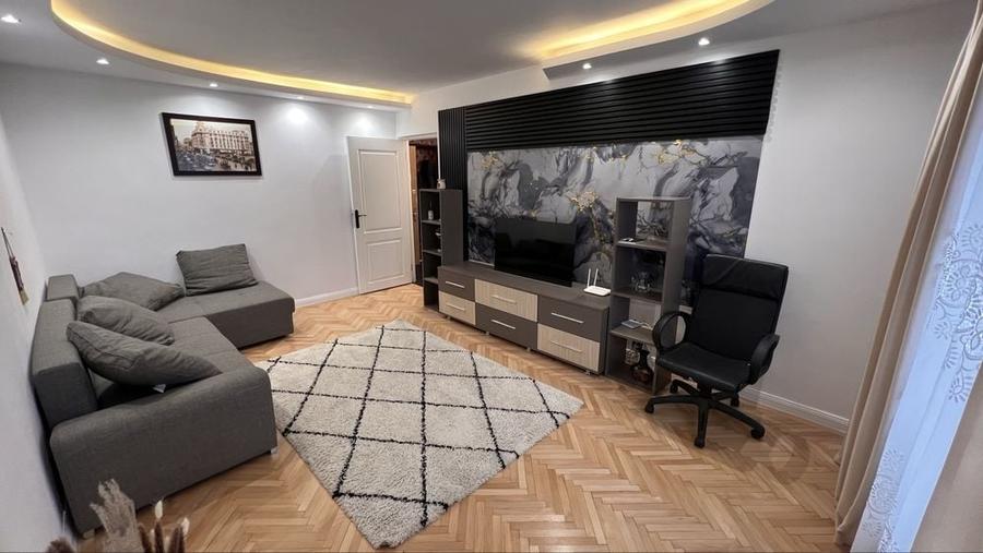 Apartament cu 3 camere decomandat în Rahova