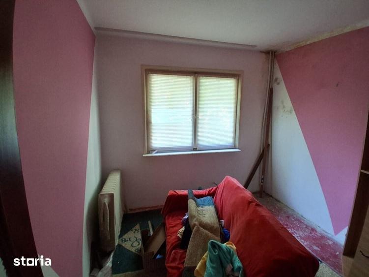Apartament cu 3 camere decomandat în Sud