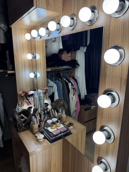 Apartament cu 3 camere decomandat, mobilat în Exterior Vest