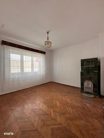 Casă cu 3 camere în Central