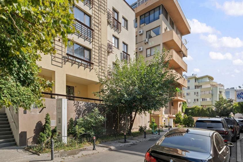 Apartament cu 3 camere semidecomandat, mobilat în Herăstrău