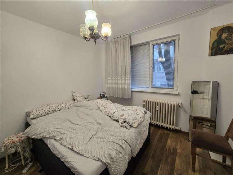 Apartament cu 2 camere semidecomandat, mobilat în 1 Mai