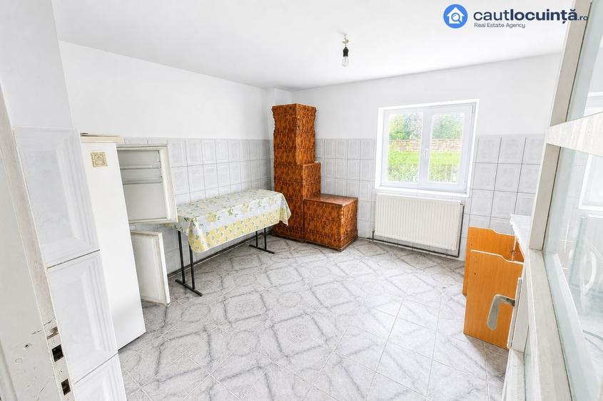 Casă cu 5 camere cu Teren 4900 Mp în Micești
