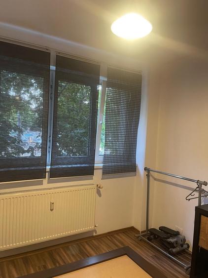 Apartament cu 2 camere decomandat, mobilat în P-ța Victoriei