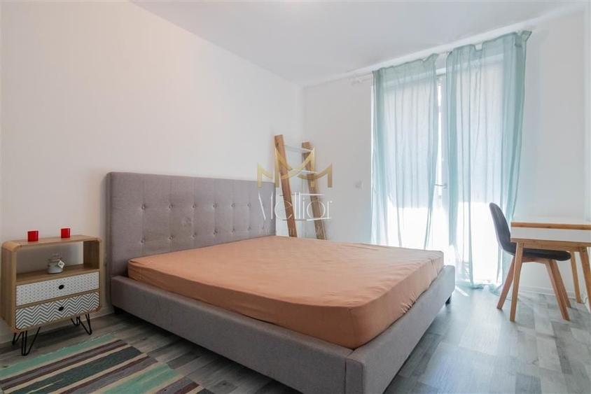 Apartament cu 3 camere semidecomandat în Andrei Mureșanu
