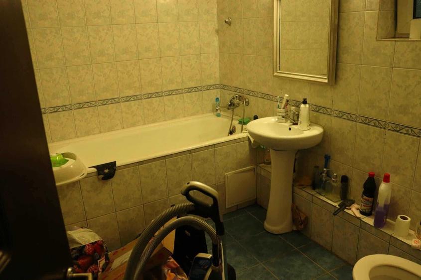 Casă cu 4 camere semidecomandat cu Teren 150 Mp în Central