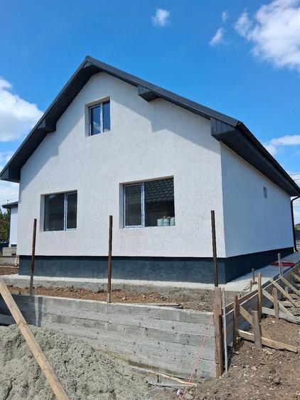 Casă cu Teren 260 Mp în Traian