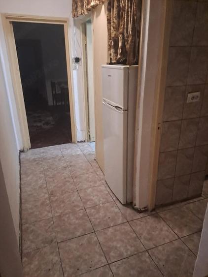 Apartament cu 3 camere semidecomandat în Exterior Vest