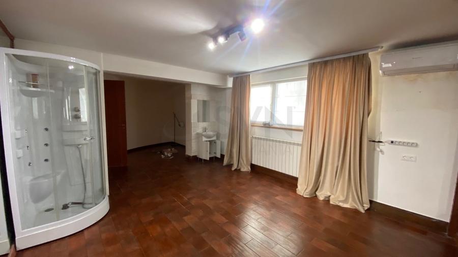 Casă individuală cu 10 camere cu Canalizare în Herăstrău