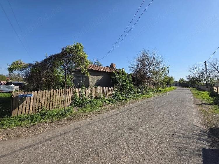 Casă cu Teren 1263 Mp în Vâlcele
