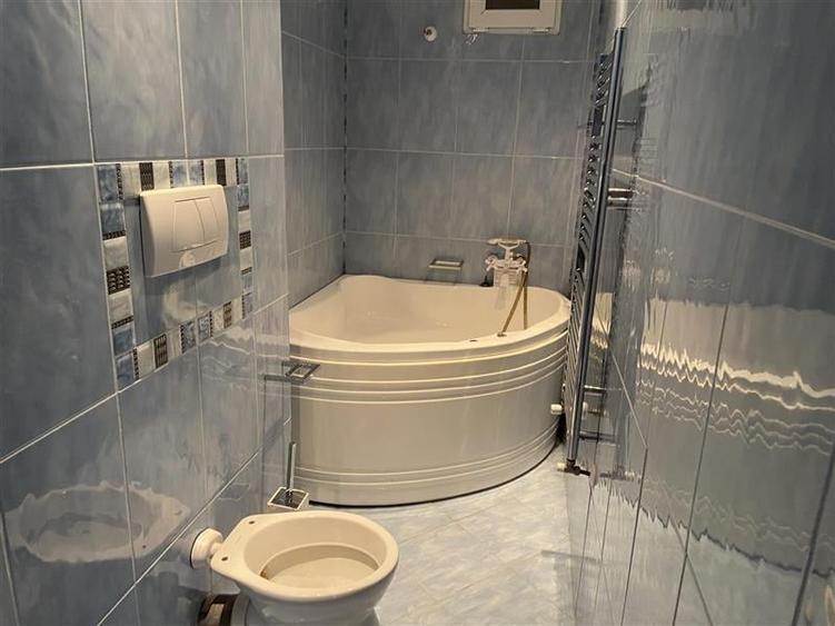 Apartament cu 4 camere decomandat, mobilat în Ultracentral