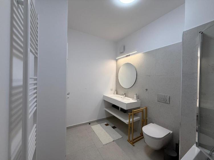 Apartament cu 3 camere semidecomandat în 23 August (Cațelul)