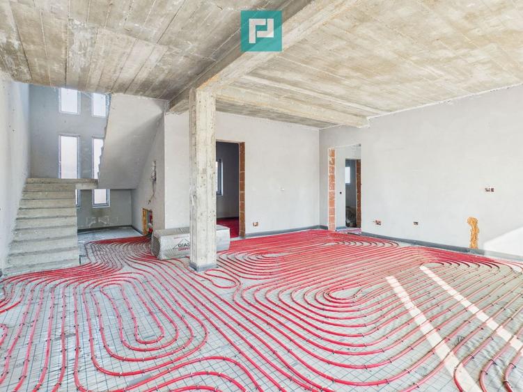 Casă individuală cu 6 camere cu Canalizare în Nădab