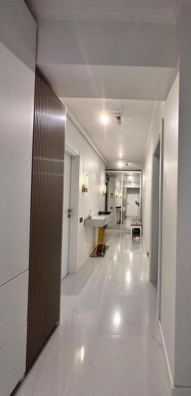 Apartament cu 3 camere, mobilat în Iancu Nicolae
