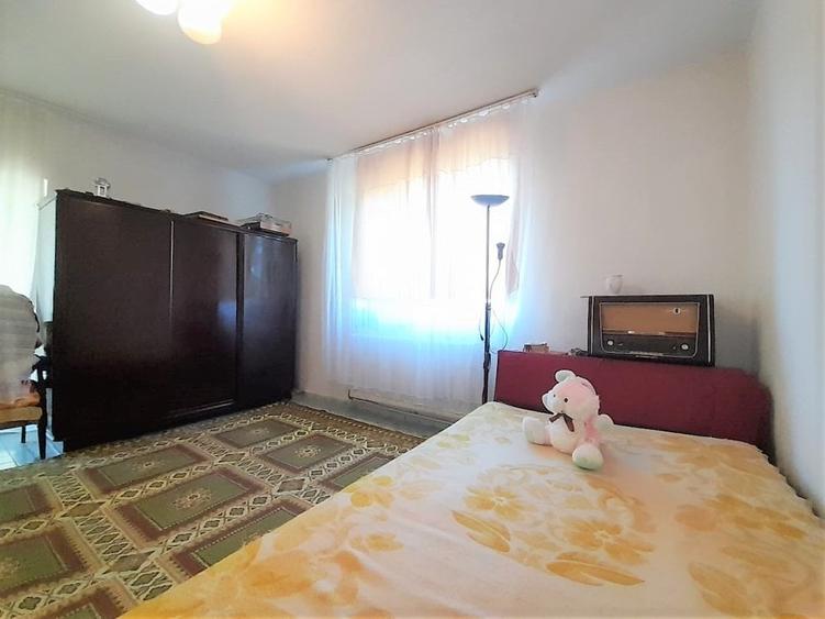 Casă individuală cu 6 camere cu Garaj în Sinești