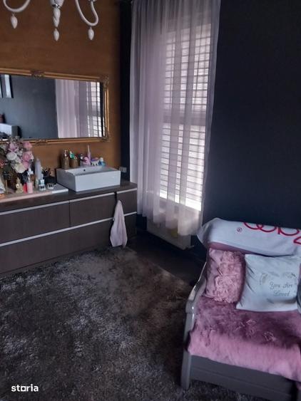 Casă cu 3 camere în Corunca