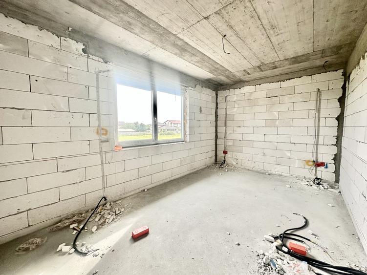 Duplex cu 5 camere cu Canalizare în Moșnița Nouă