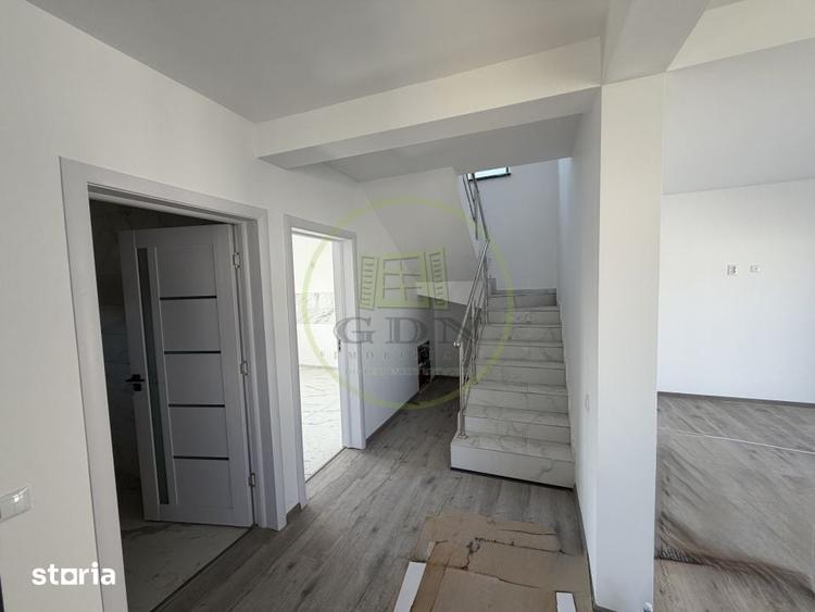 Casă cu 4 camere cu Teren 350 Mp în Șimnicu de Sus