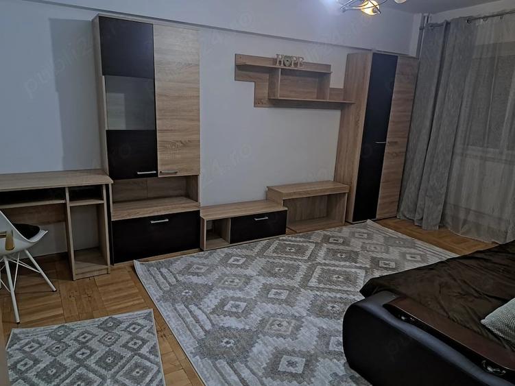 Apartament cu 2 camere decomandat în Rovine