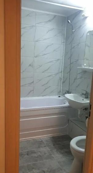 Apartament cu 3 camere decomandat în Dristor