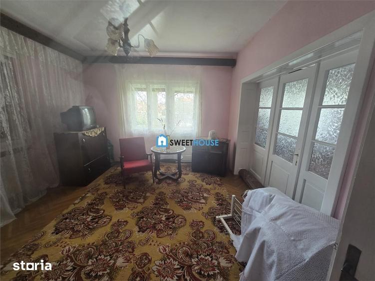 Casă cu 5 camere cu Teren 704 Mp în Central