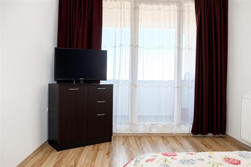 Garsonieră decomandată, mobilată în Răcădău