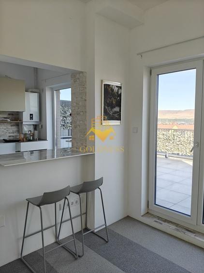 Apartament cu 2 camere semidecomandat, mobilat în Florești