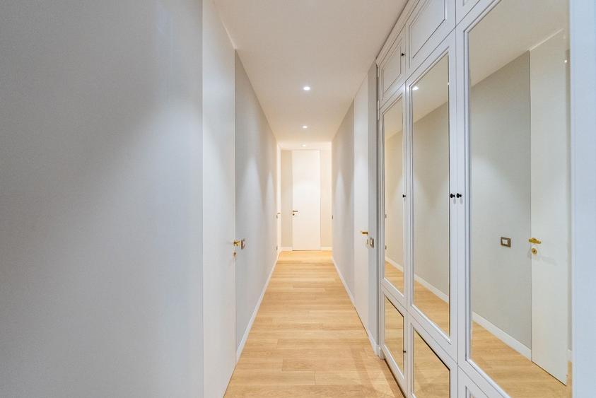 Apartament cu 4 camere semidecomandat, mobilat în Dorobanți