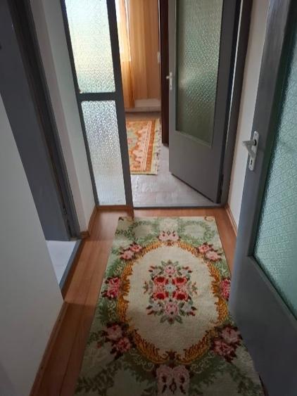 Apartament cu 3 camere semidecomandat, mobilat în Tătărași