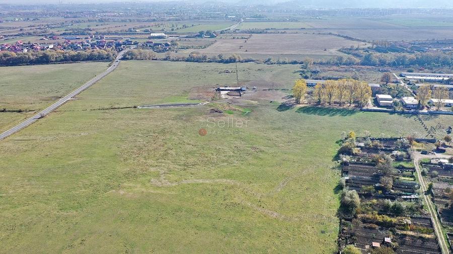 Teren Construcții intravilan de 55700 mp, în Stupini